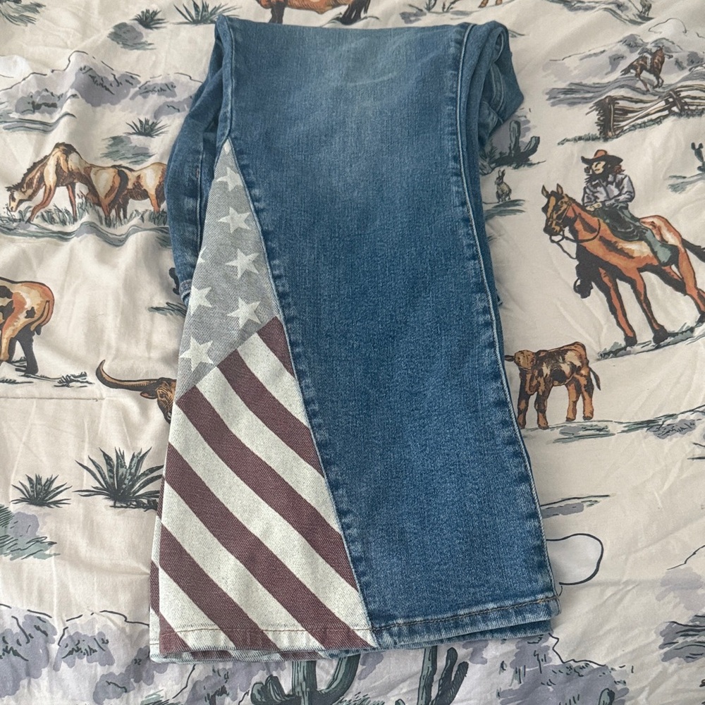 Judy Blue Classic flare jeans - Picture 2 of 2